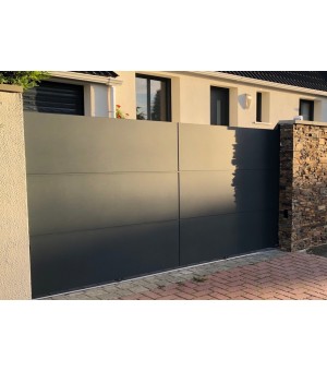 Portail alu coulissant tôle alu épuré sur mesure