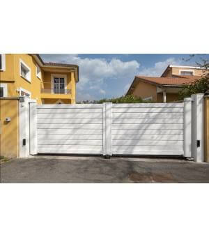 Vue de face du portail alu LACANAU battant motorisé dans les montants