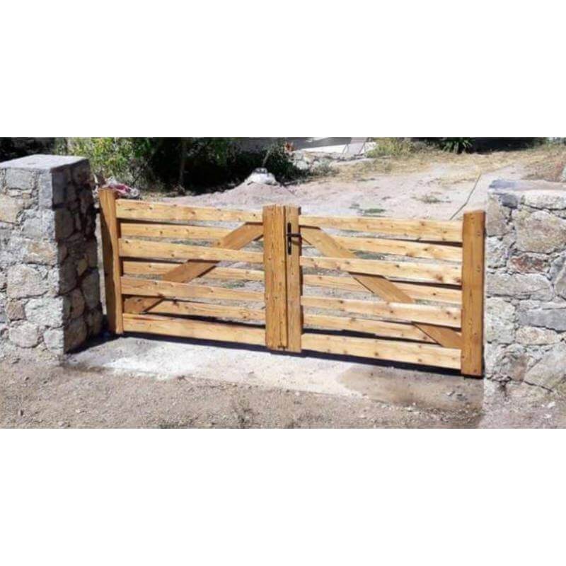 Portail en bois battant LATAS en essence d'épicéa