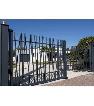 Ouverture portail aluminium 2 vantaux PYLA ajouré
