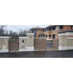 Vue extérieure du portillon bois CANCALE et de son portail bois double vantaux assorti